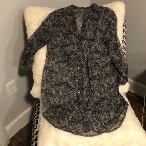 Roll tab sleeve black/white floral Tunic